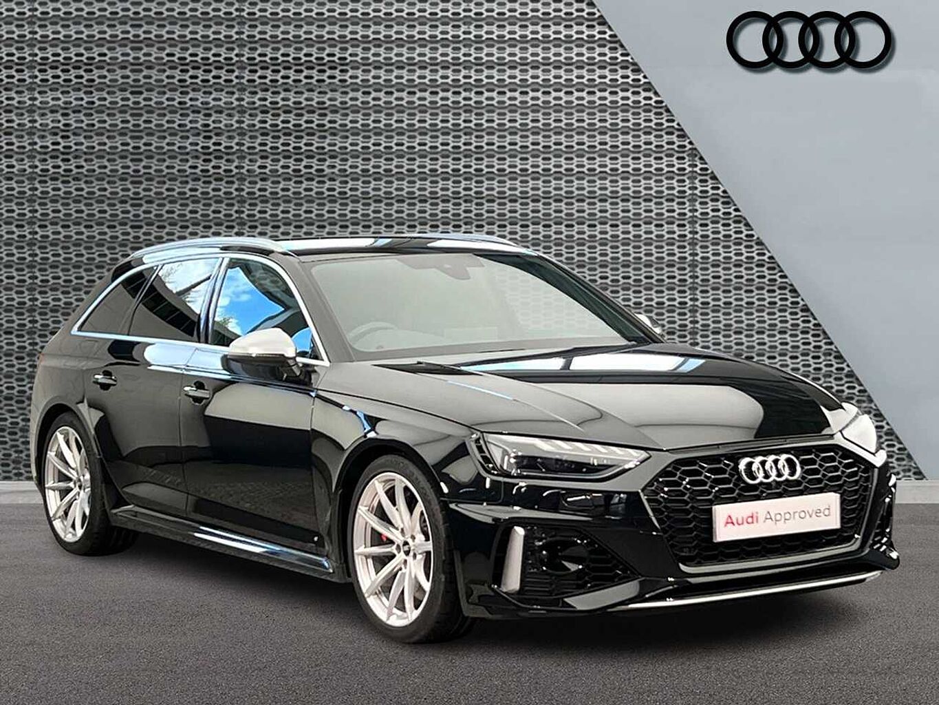 Main listing image - Audi RS4