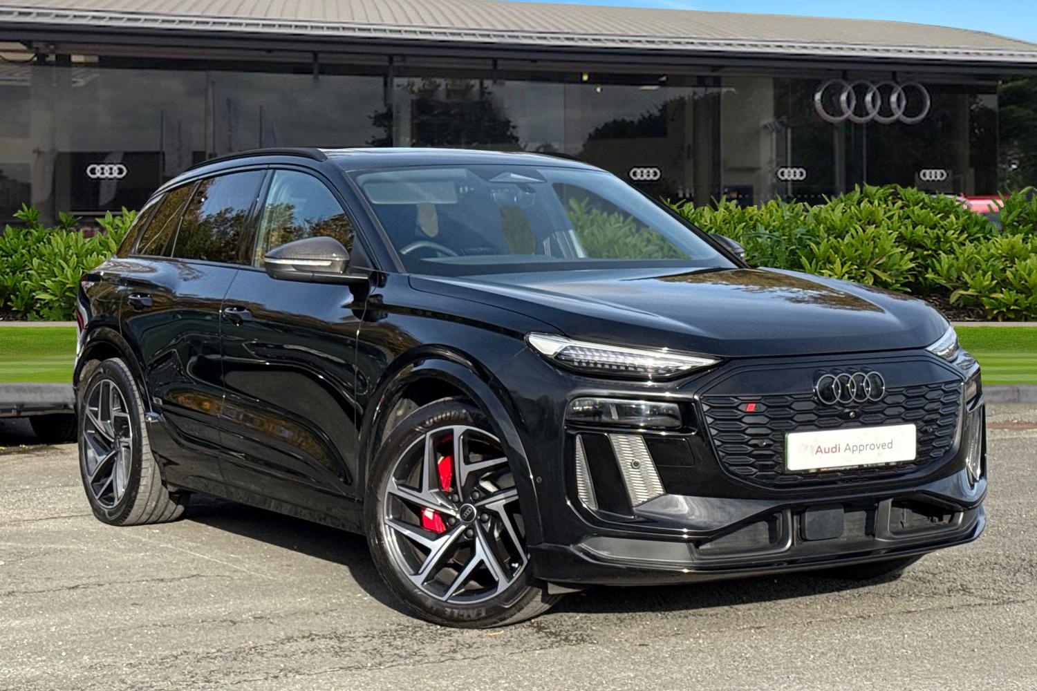 Main listing image - Audi Q6