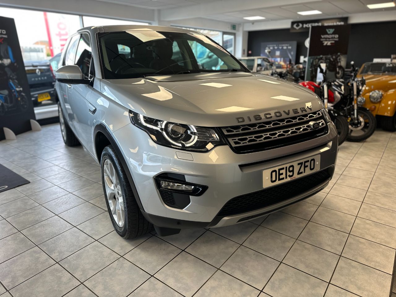 Main listing image - Land Rover Discovery Sport