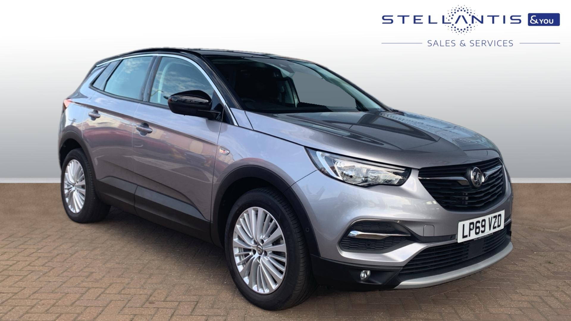 Main listing image - Vauxhall Grandland X