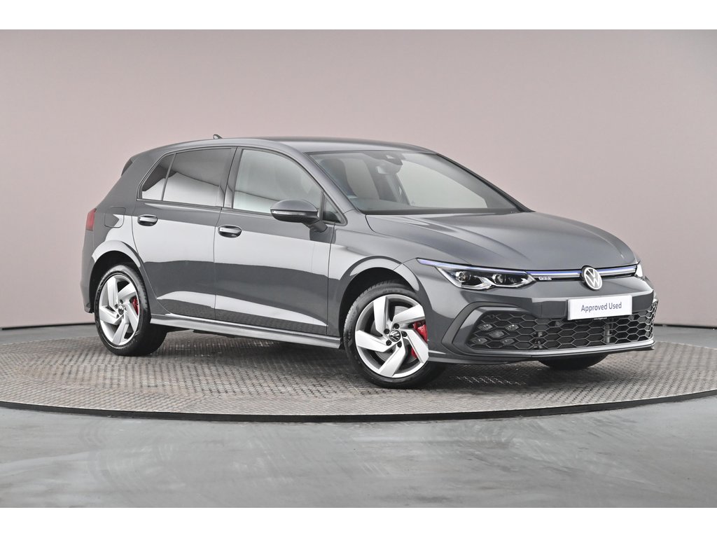 Main listing image - Volkswagen Golf GTE