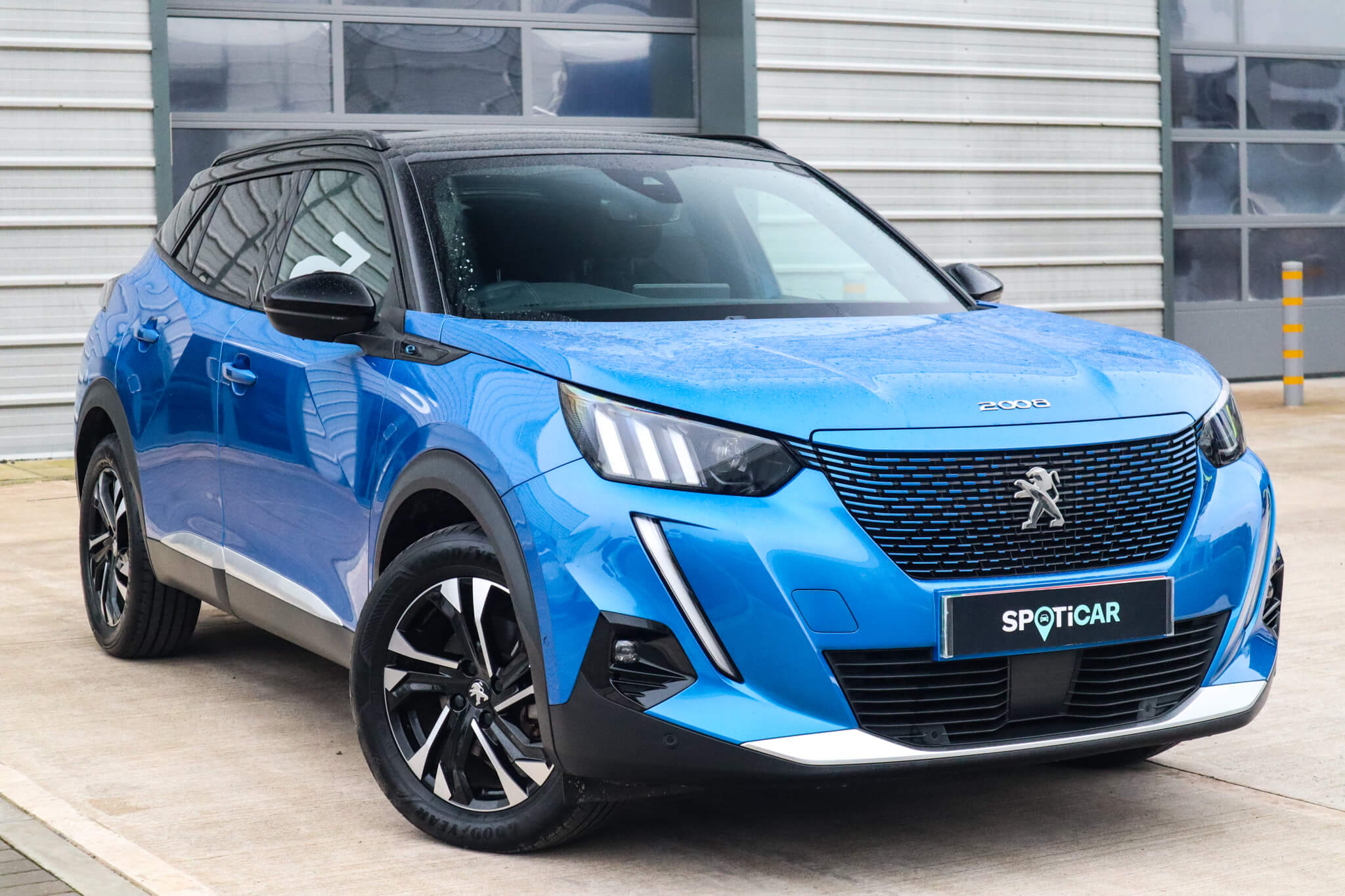 Main listing image - Peugeot e-2008