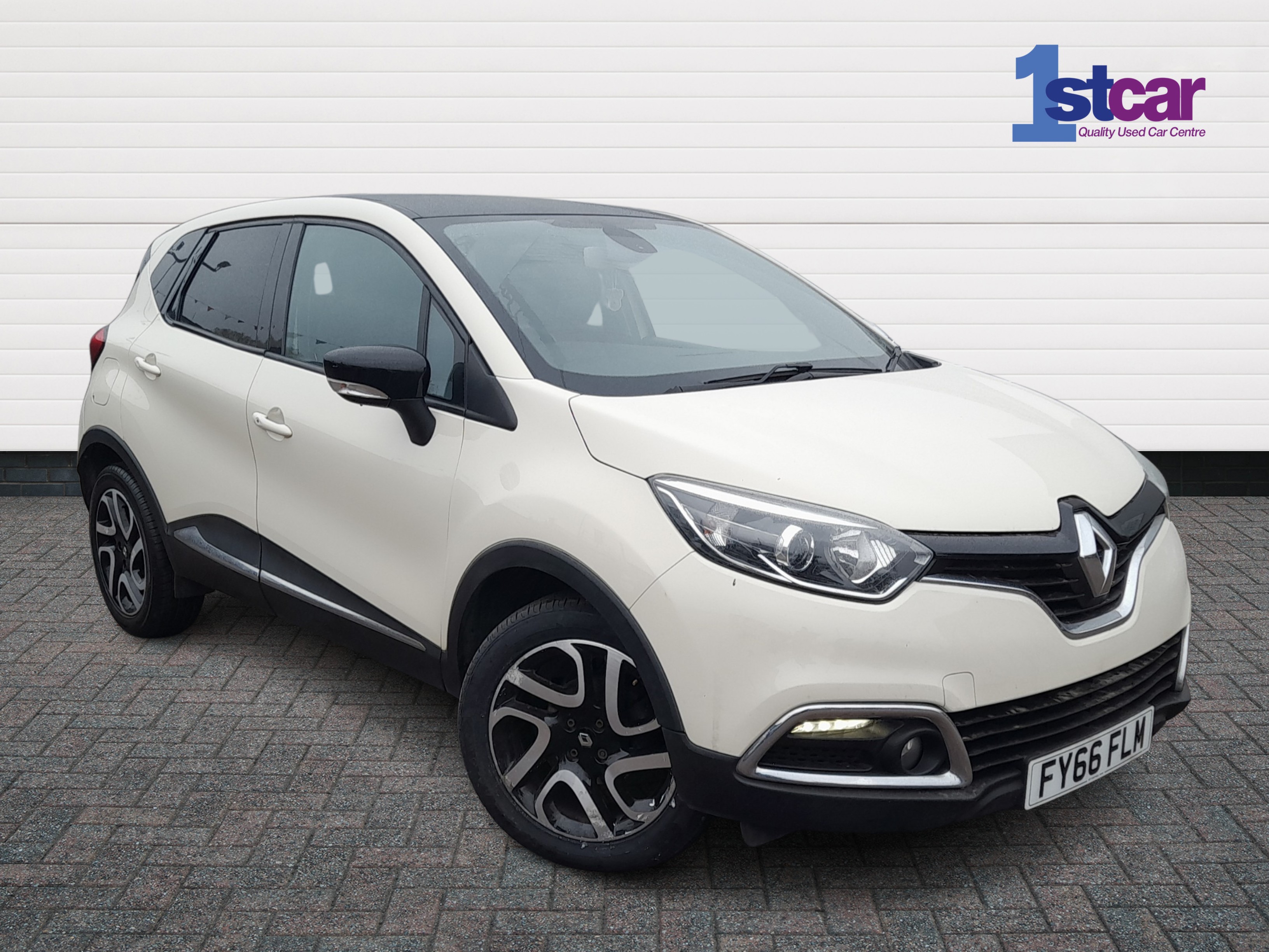 Main listing image - Renault Captur