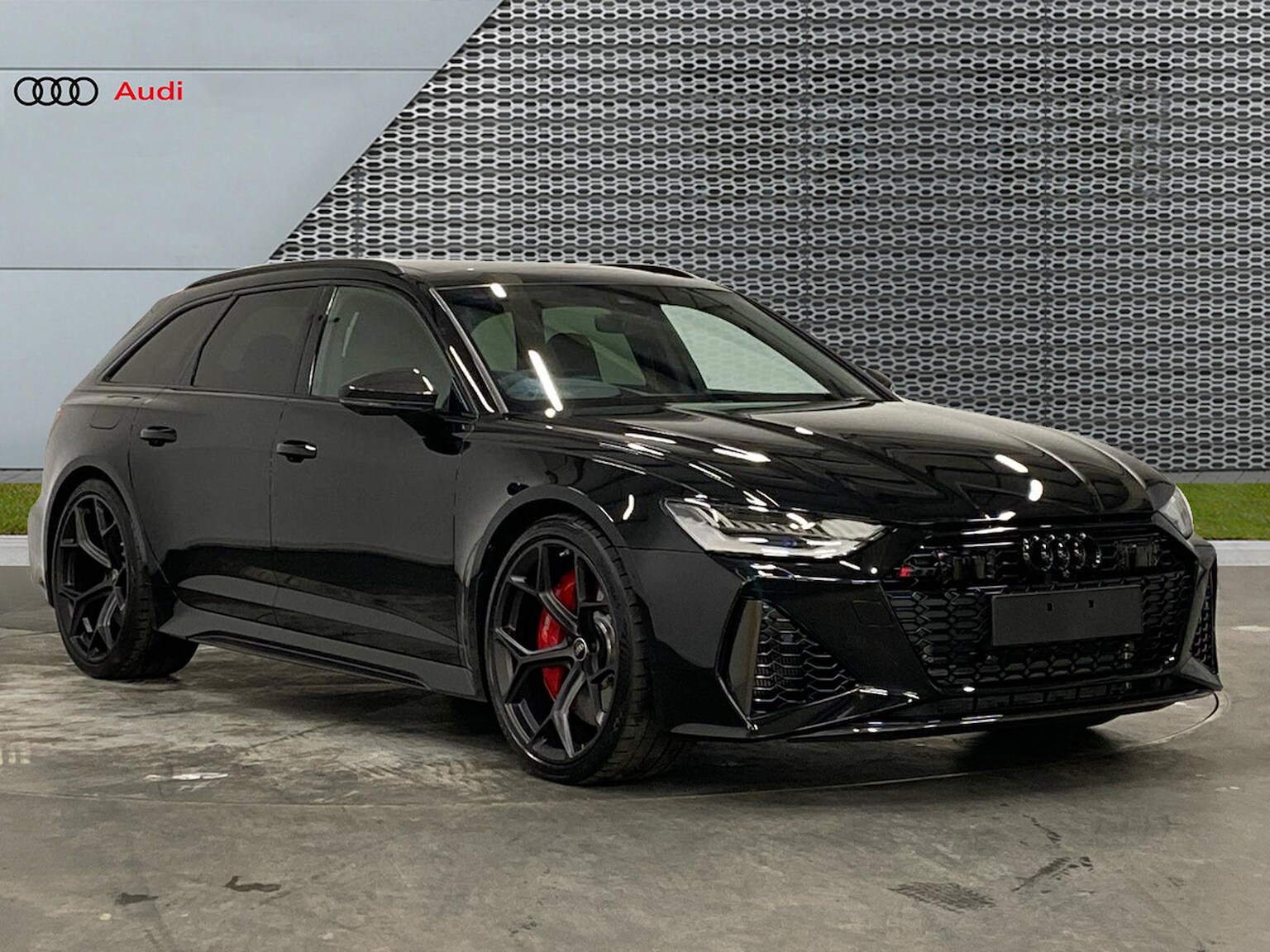 Main listing image - Audi RS6