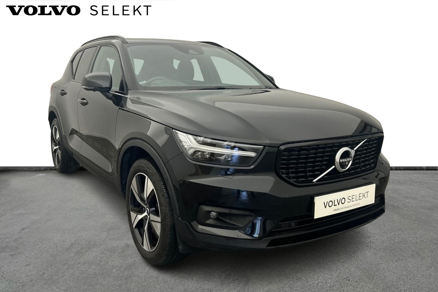 Main listing image - Volvo XC40 Recharge