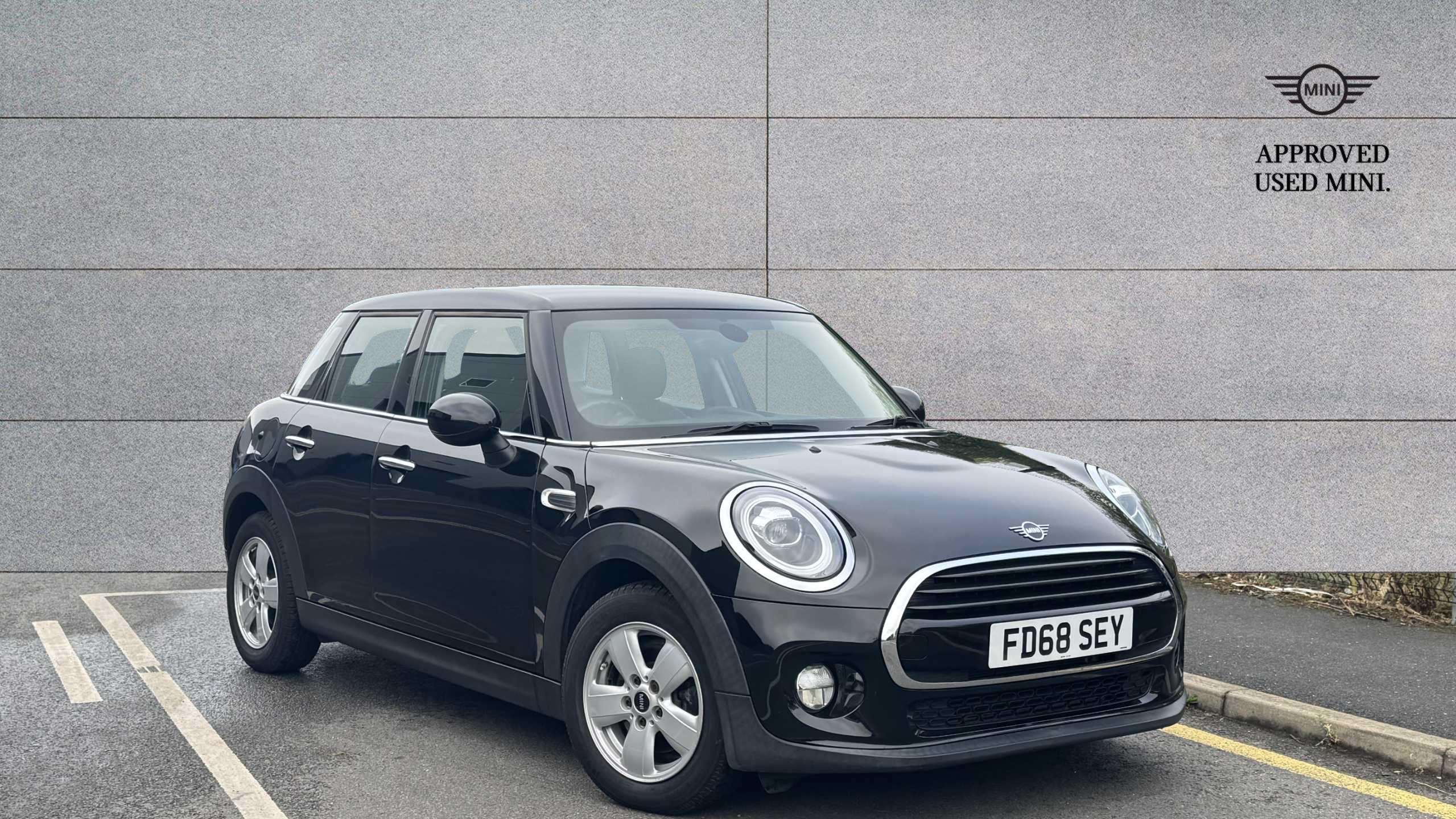 Main listing image - MINI Hatchback 5dr