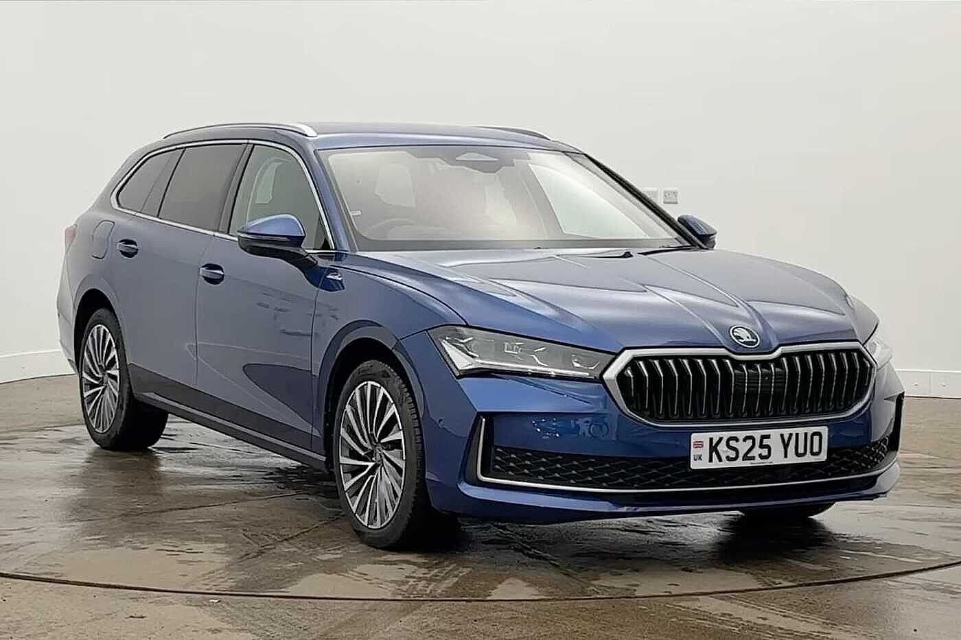 Main listing image - Skoda Superb Estate