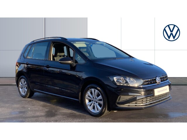 Main listing image - Volkswagen Golf SV