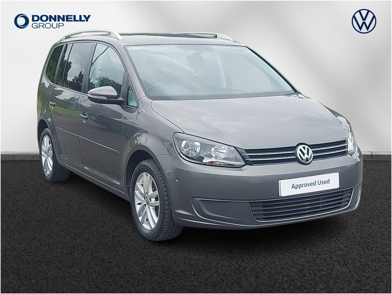 Main listing image - Volkswagen Touran