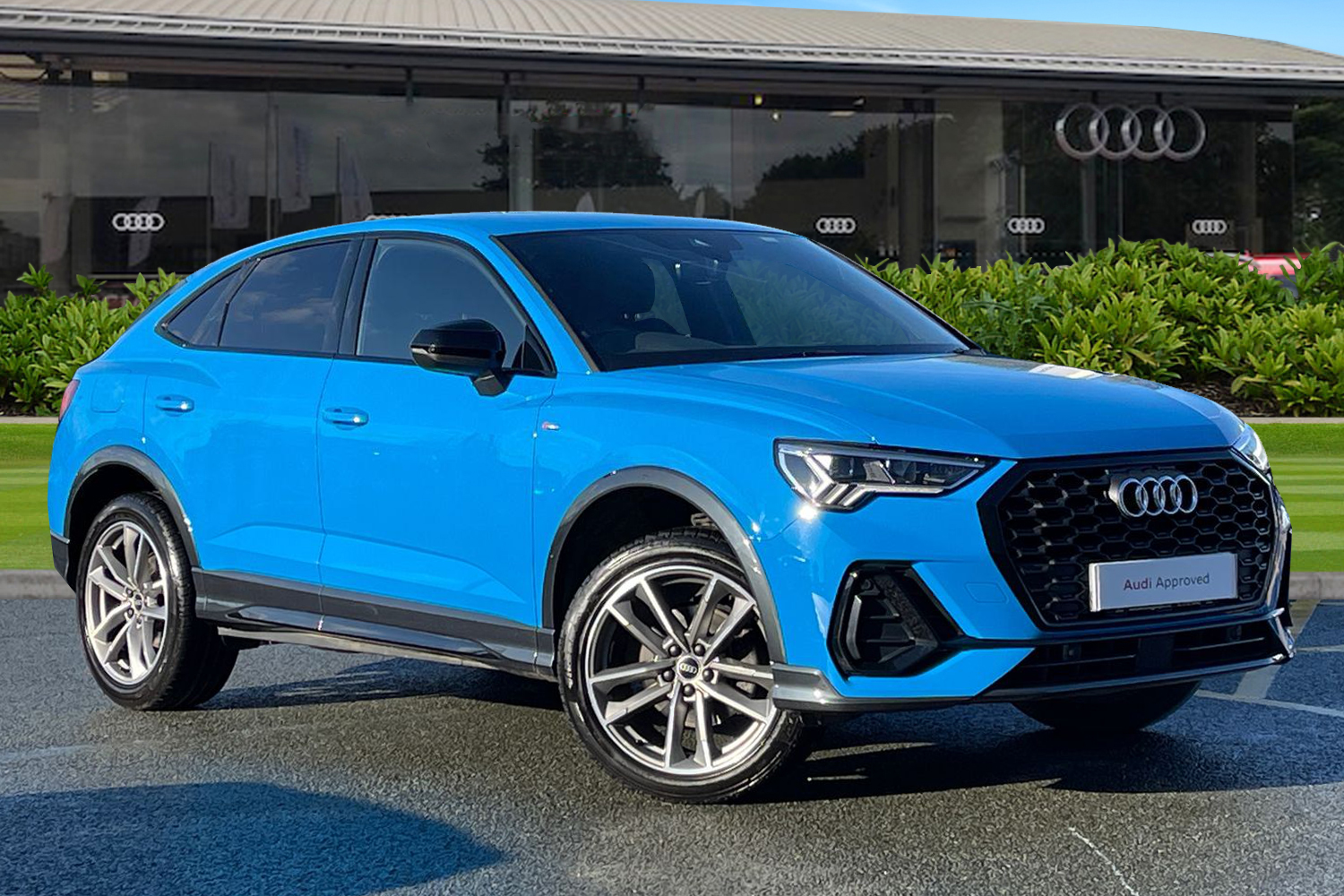 Main listing image - Audi Q3