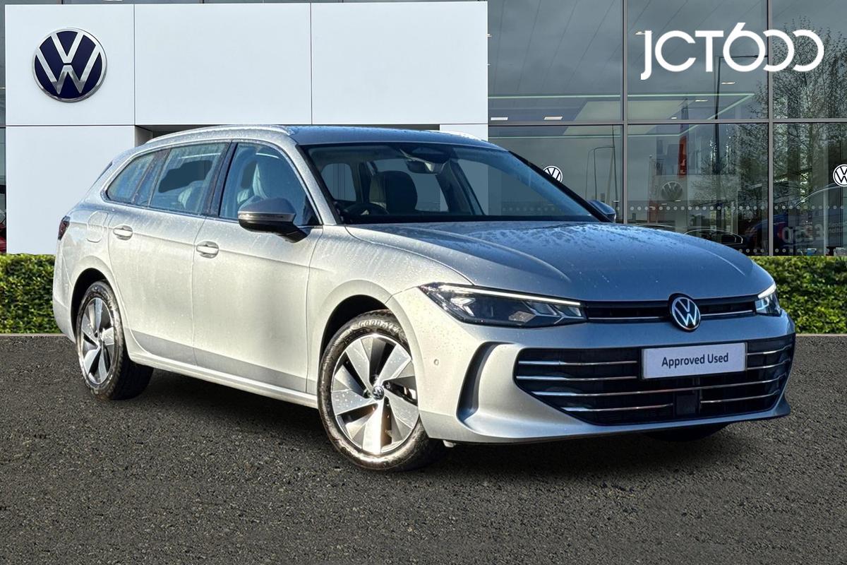 Main listing image - Volkswagen Passat