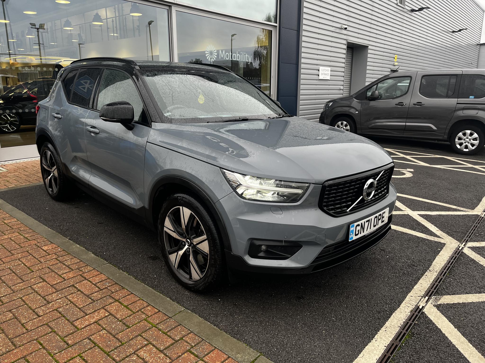 Main listing image - Volvo XC40 Recharge