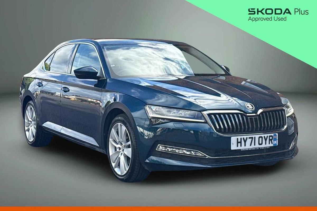 Main listing image - Skoda Superb