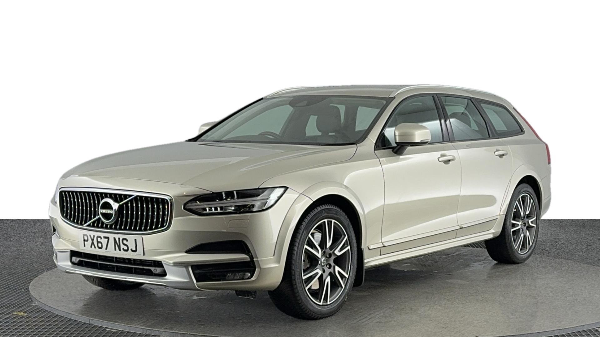 Main listing image - Volvo V90 Cross Country