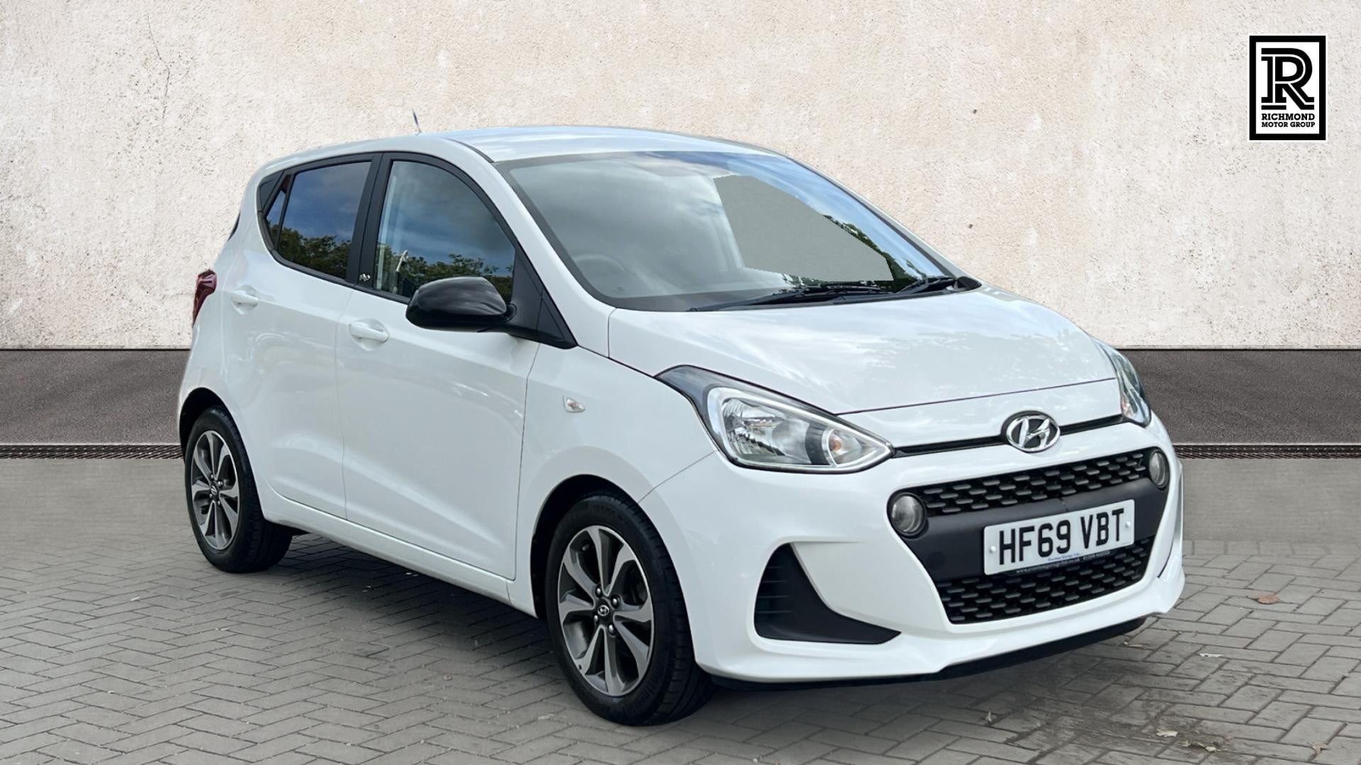 Main listing image - Hyundai i10