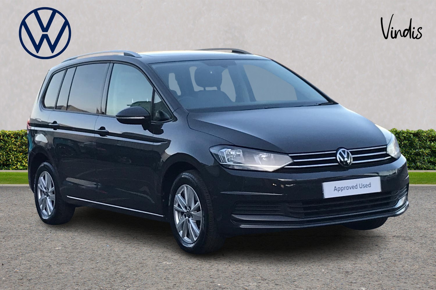 Main listing image - Volkswagen Touran