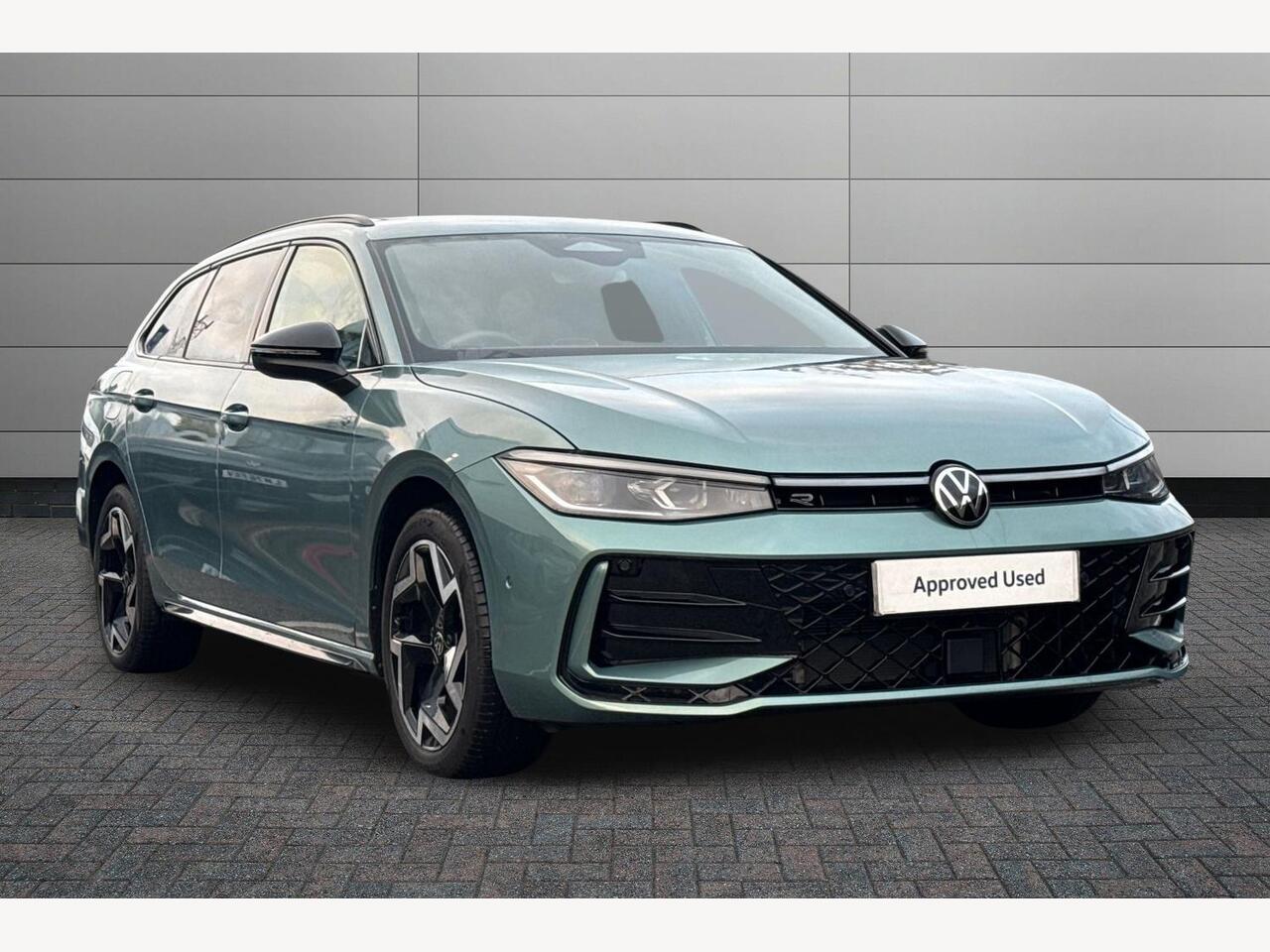 Main listing image - Volkswagen Passat