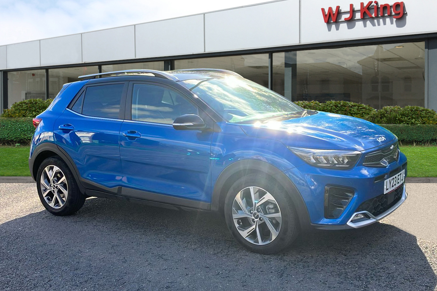 Main listing image - Kia Stonic