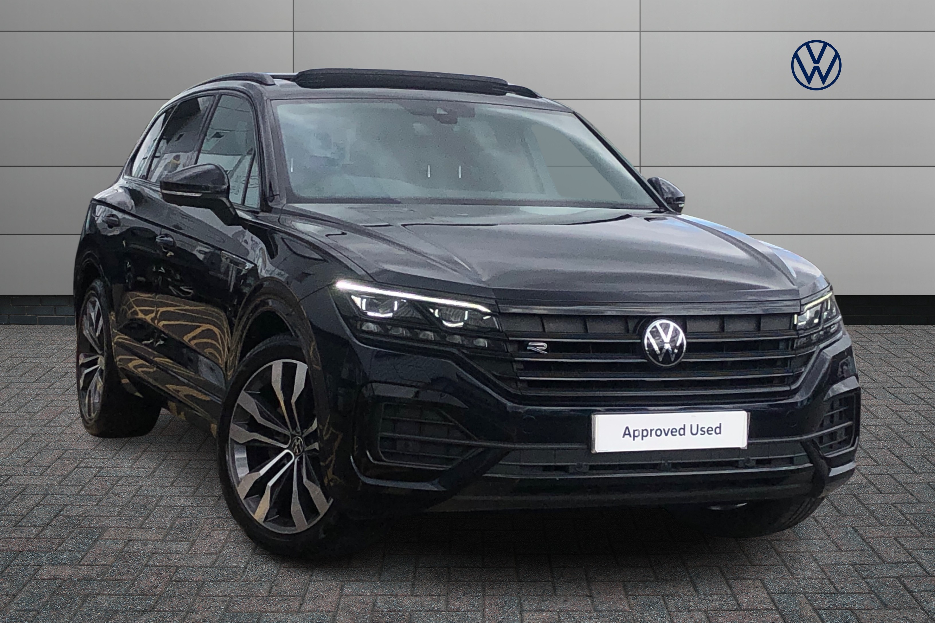 Main listing image - Volkswagen Touareg