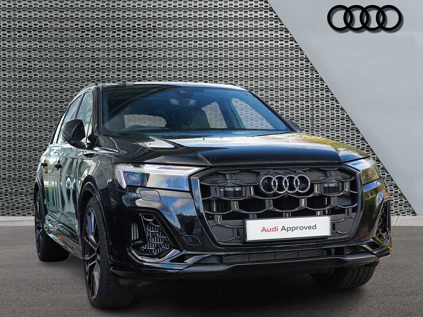 Main listing image - Audi Q7
