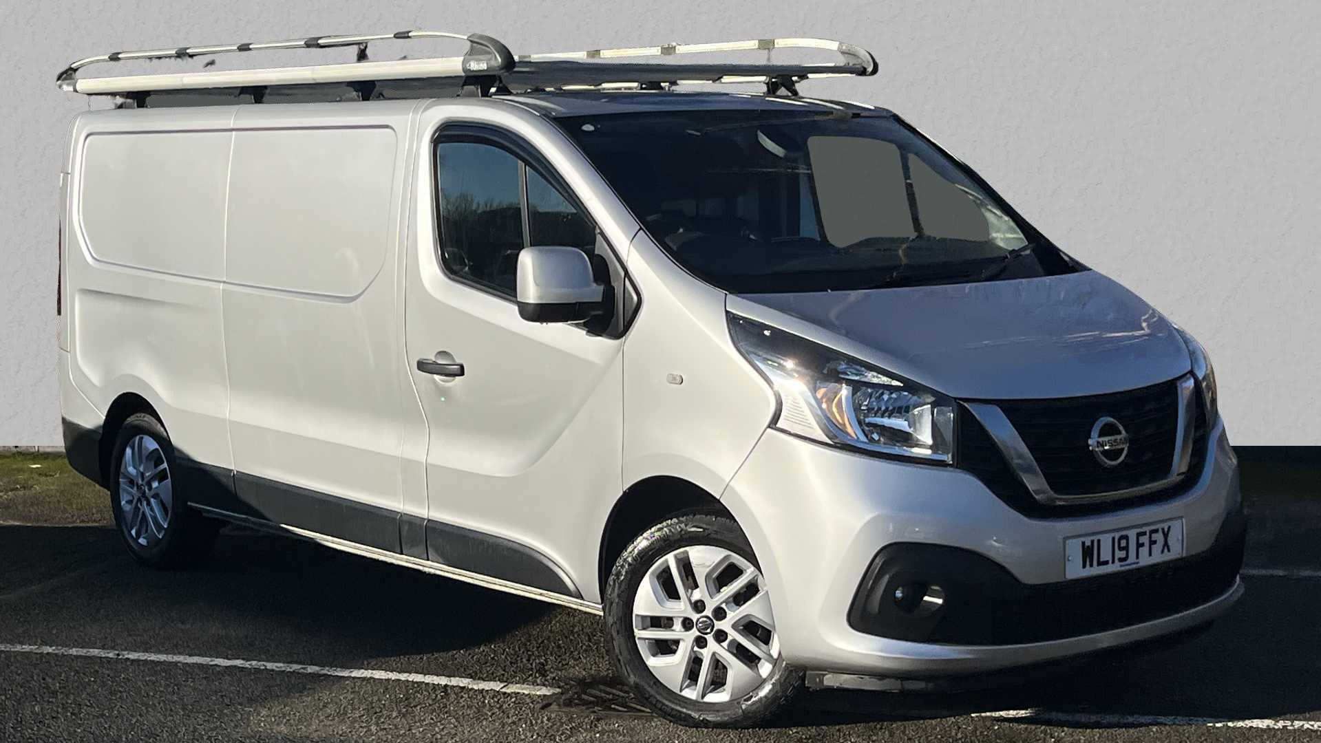 Main listing image - Nissan NV300