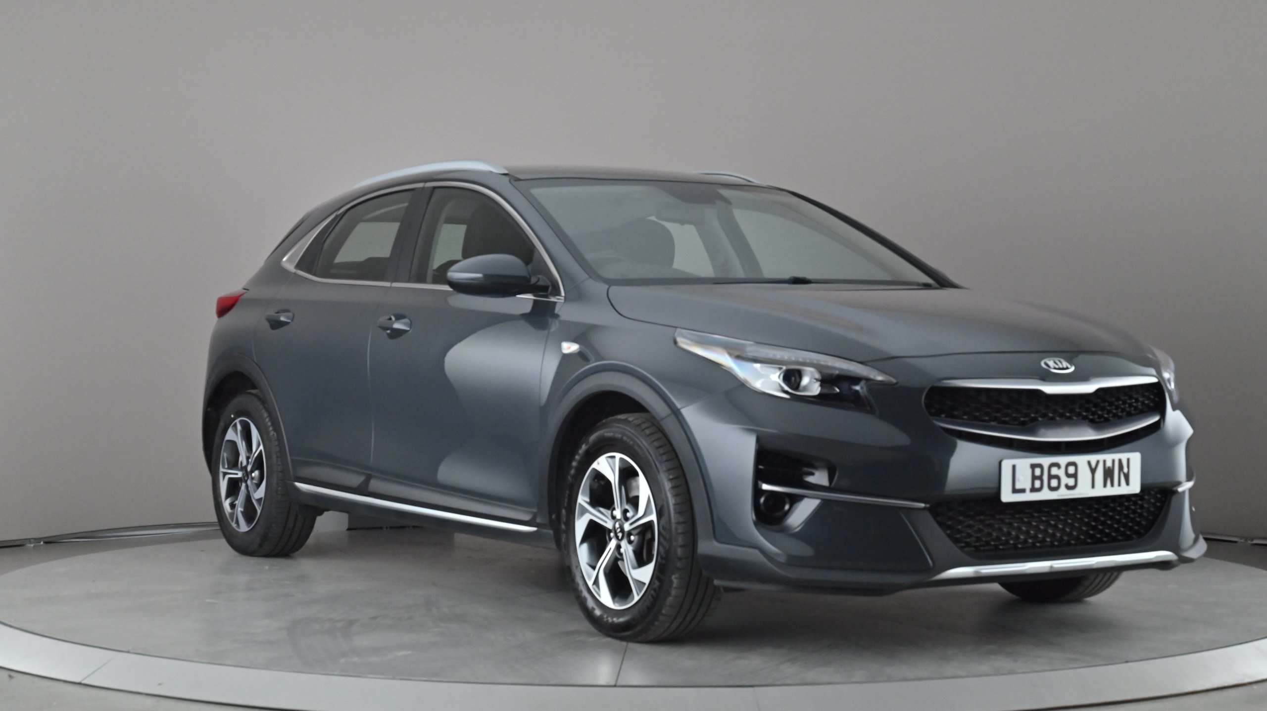 Main listing image - Kia XCeed