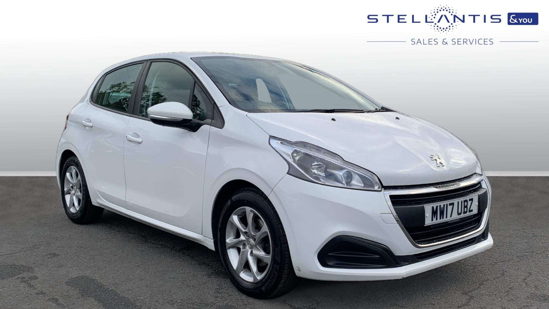 Main listing image - Peugeot 208