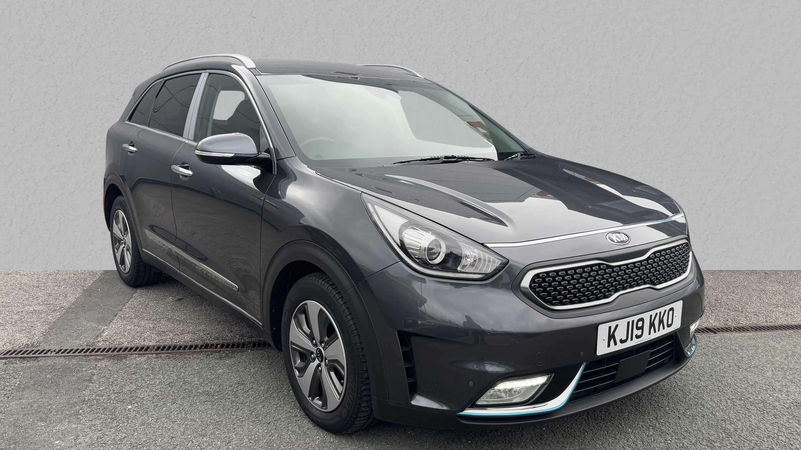 Main listing image - Kia Niro