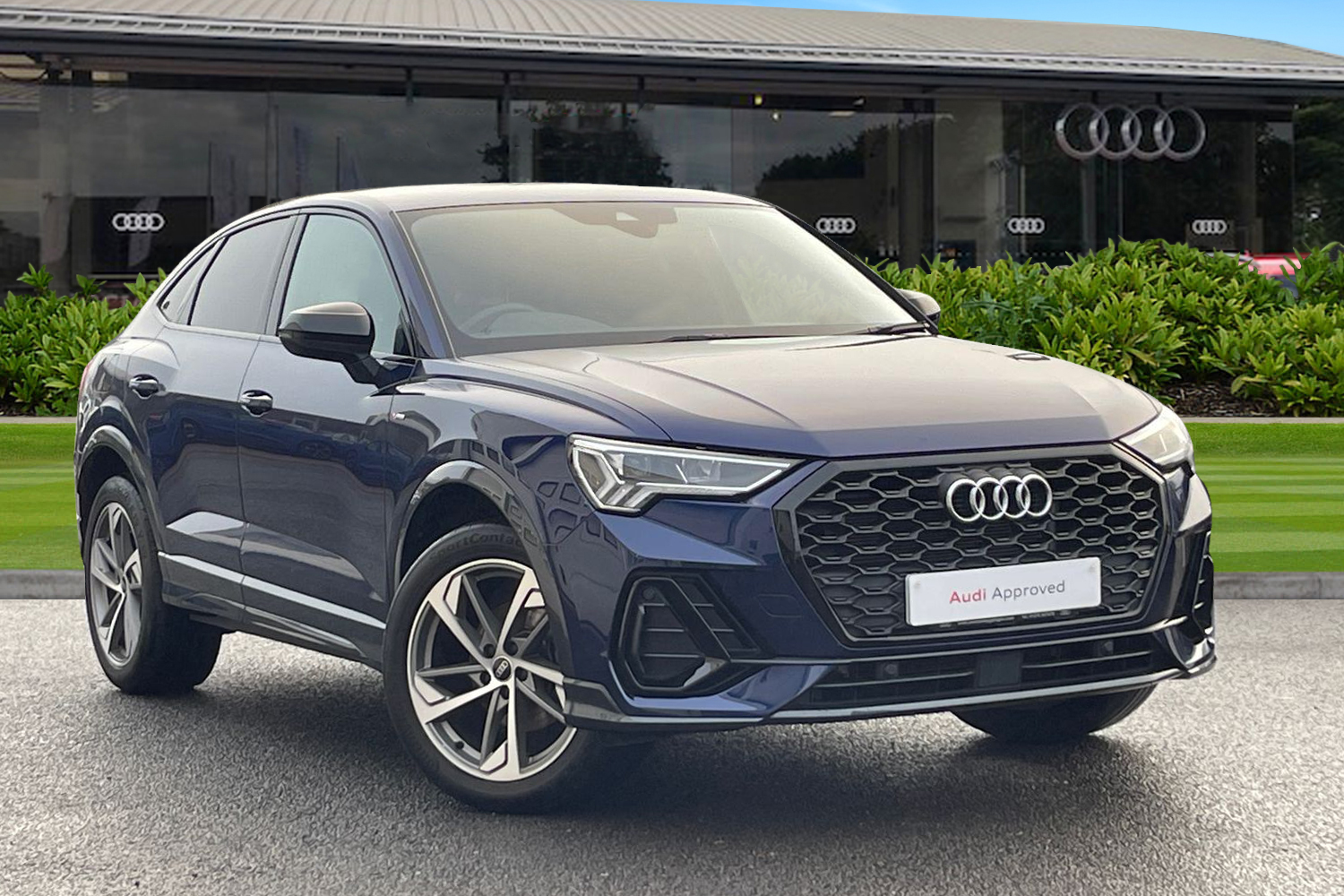 Main listing image - Audi Q3