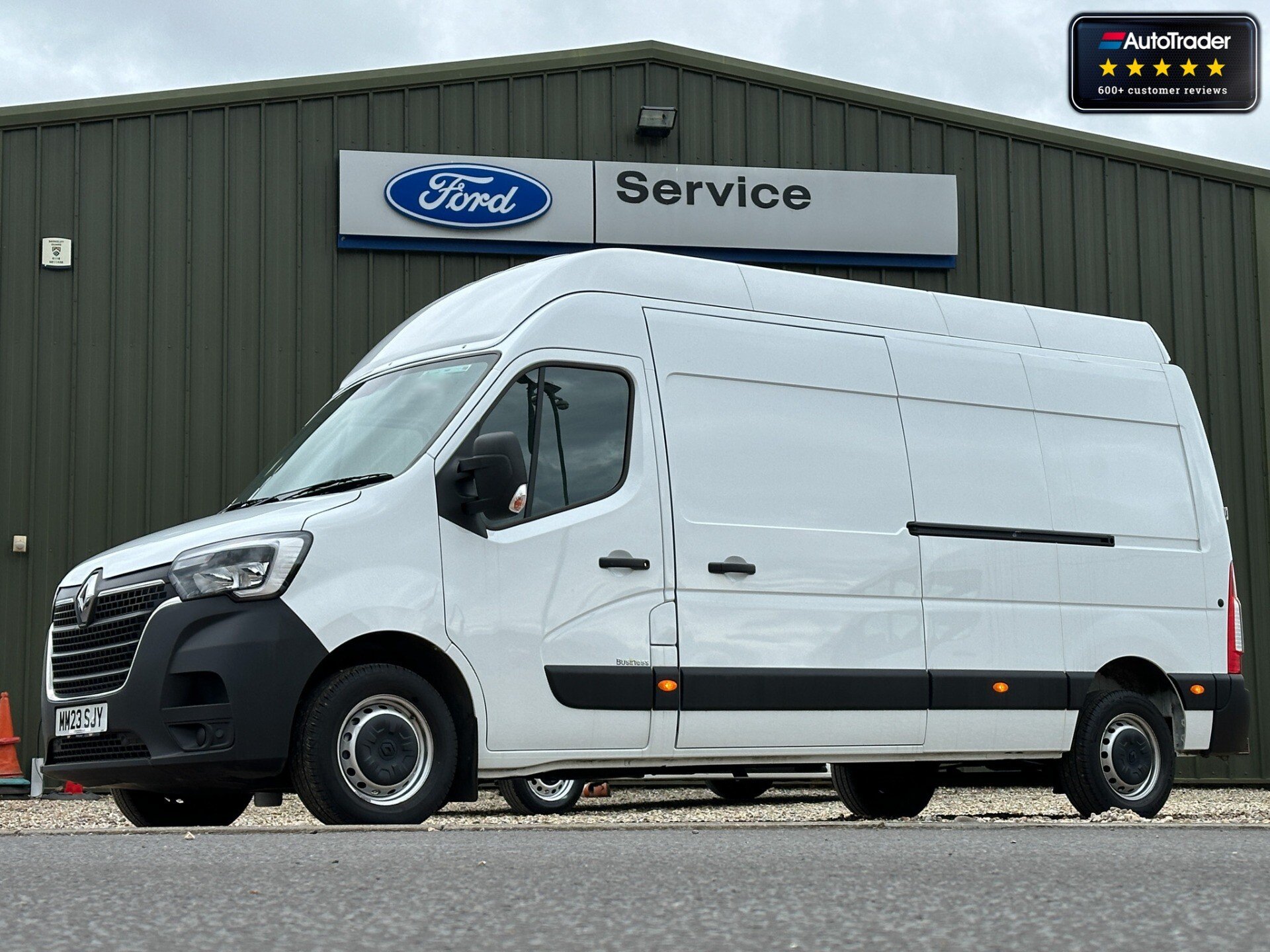 Main listing image - Renault Master