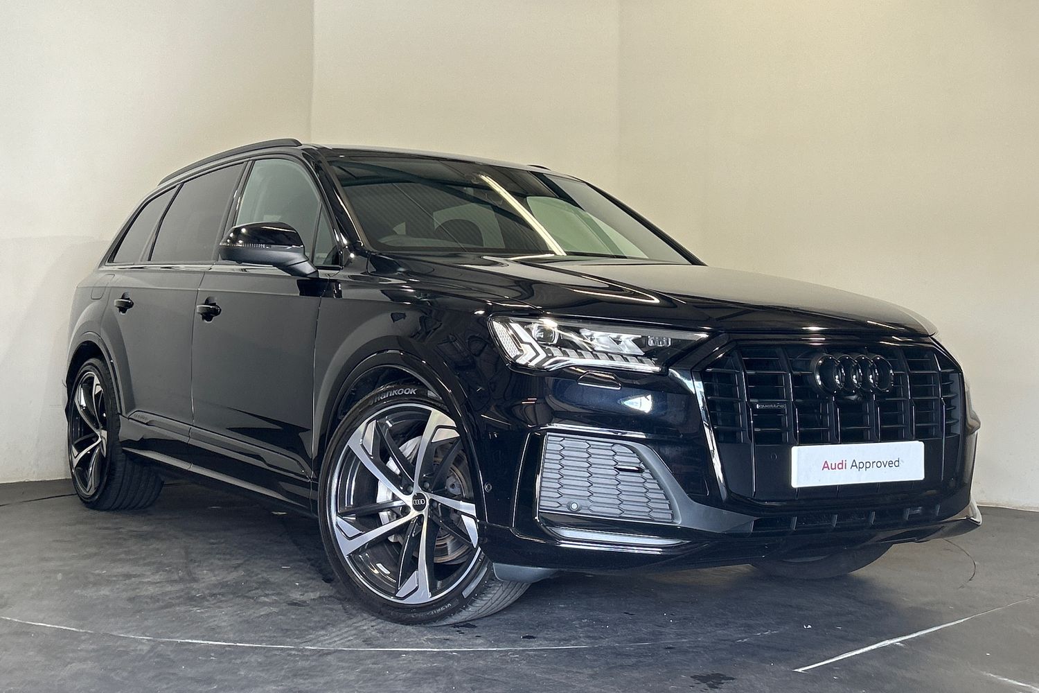 Main listing image - Audi Q7