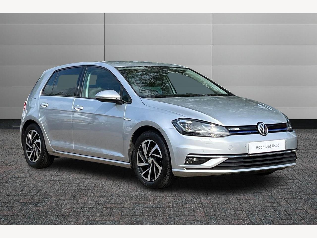 Main listing image - Volkswagen Golf
