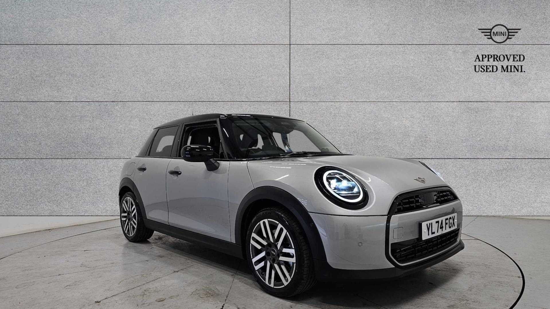 Main listing image - MINI Hatchback 5dr