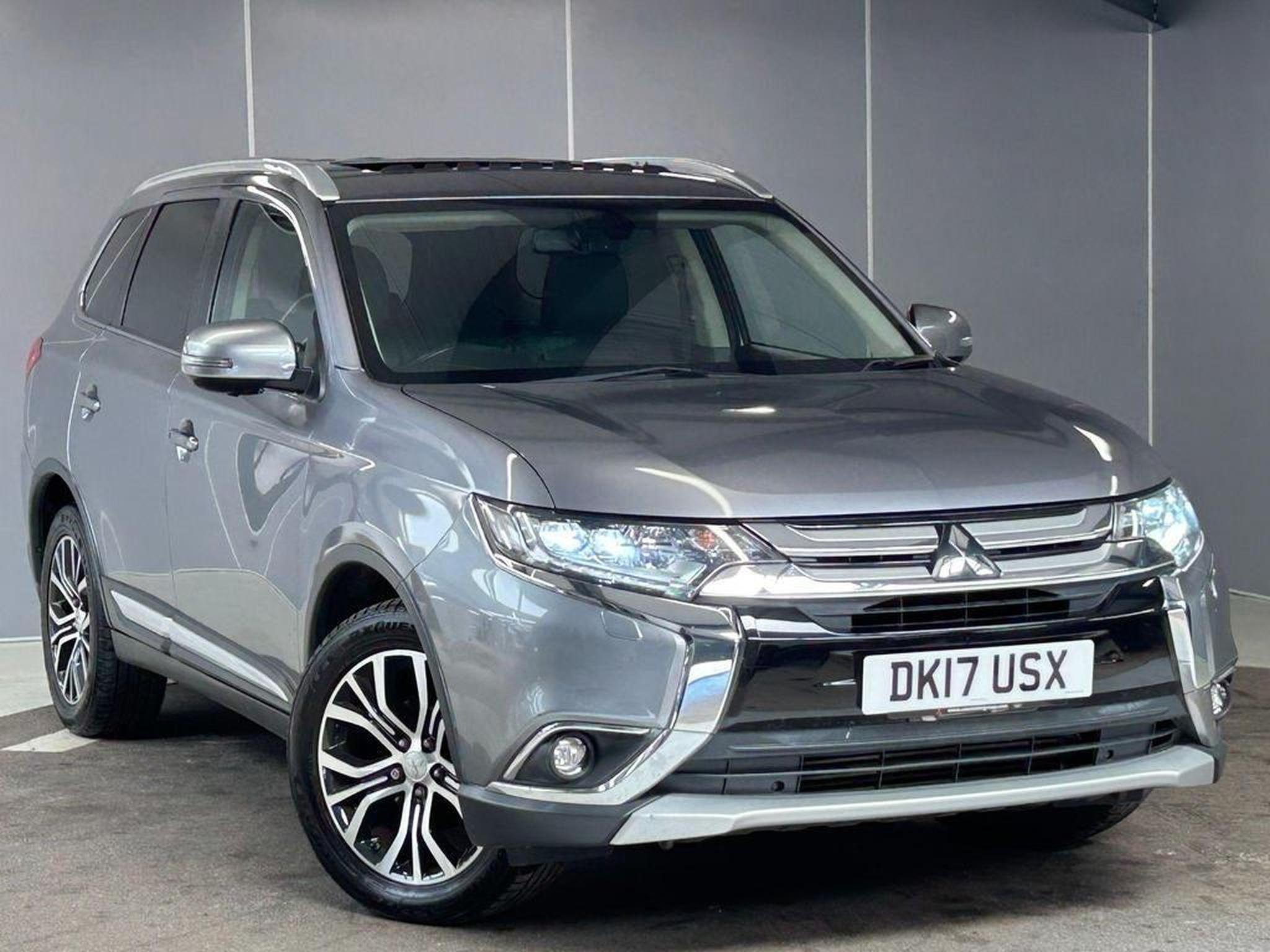 Main listing image - Mitsubishi Outlander