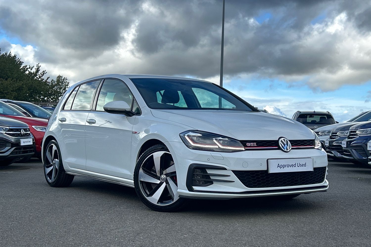 Main listing image - Volkswagen Golf GTI