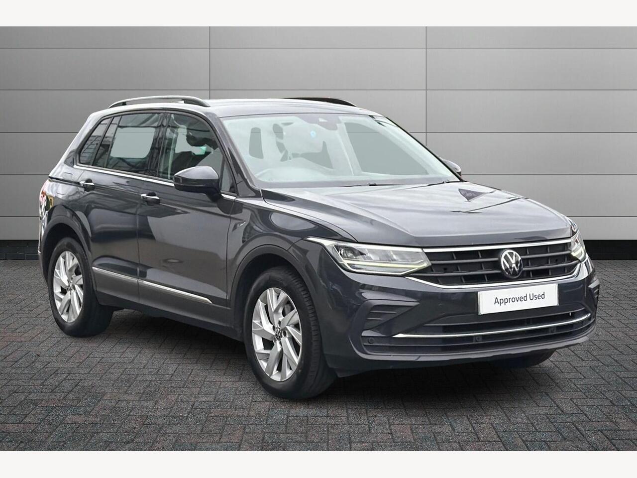 Main listing image - Volkswagen Tiguan