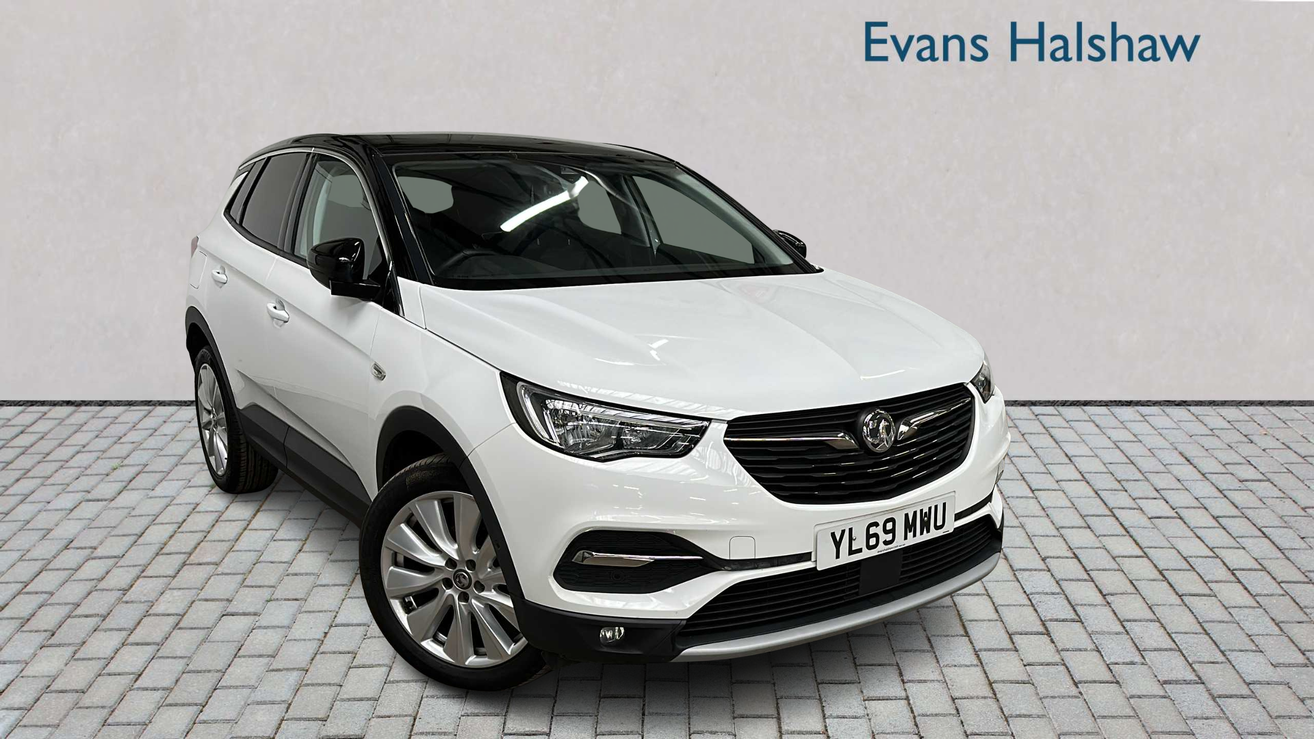 Main listing image - Vauxhall Grandland X