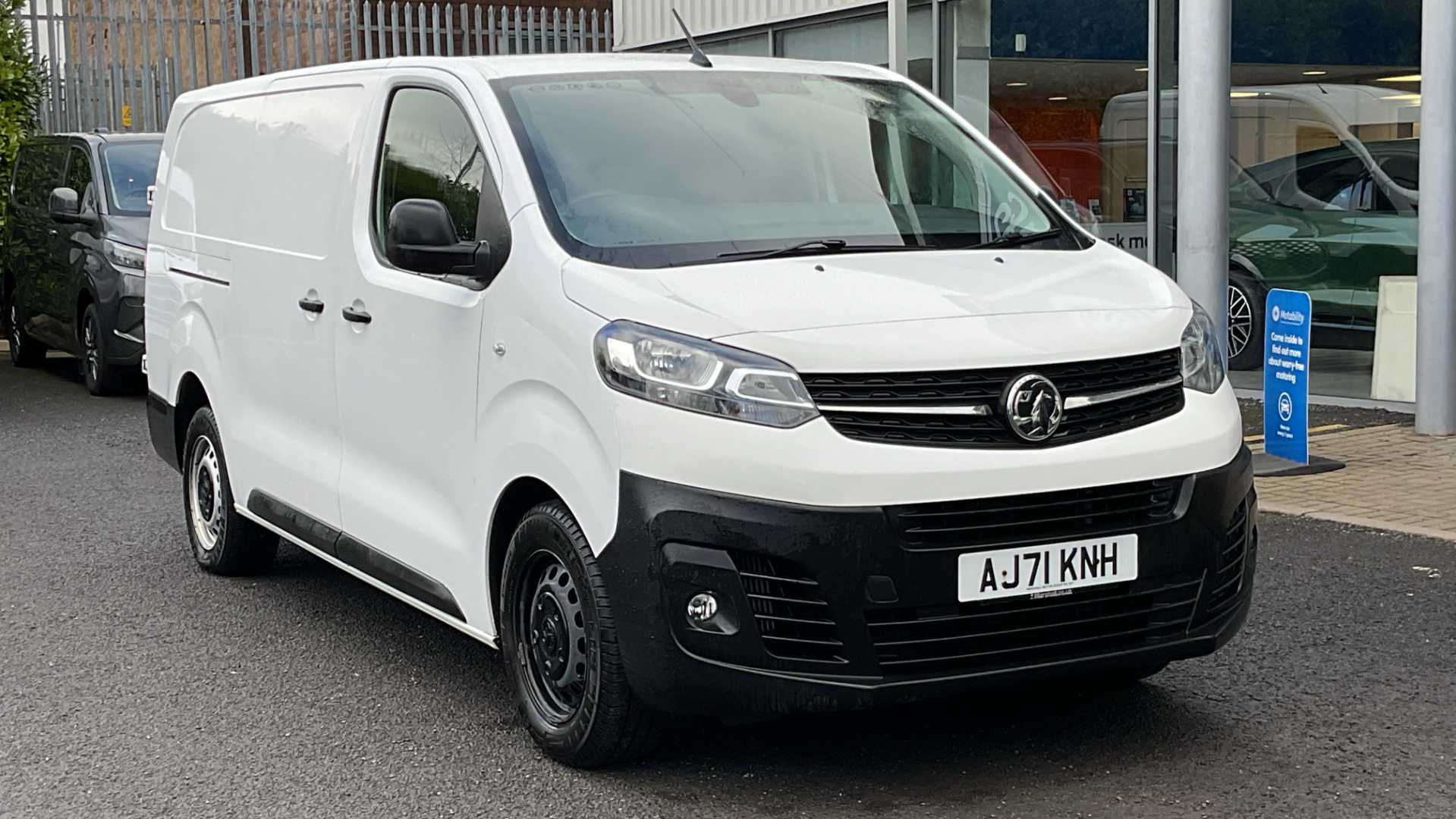 Main listing image - Vauxhall Vivaro