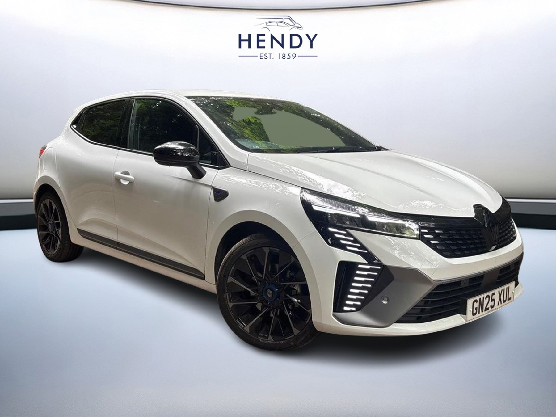 Main listing image - Renault Clio