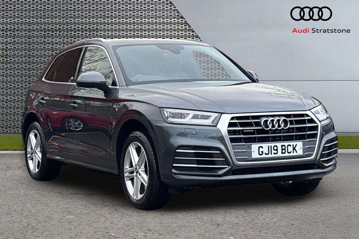 Main listing image - Audi Q5