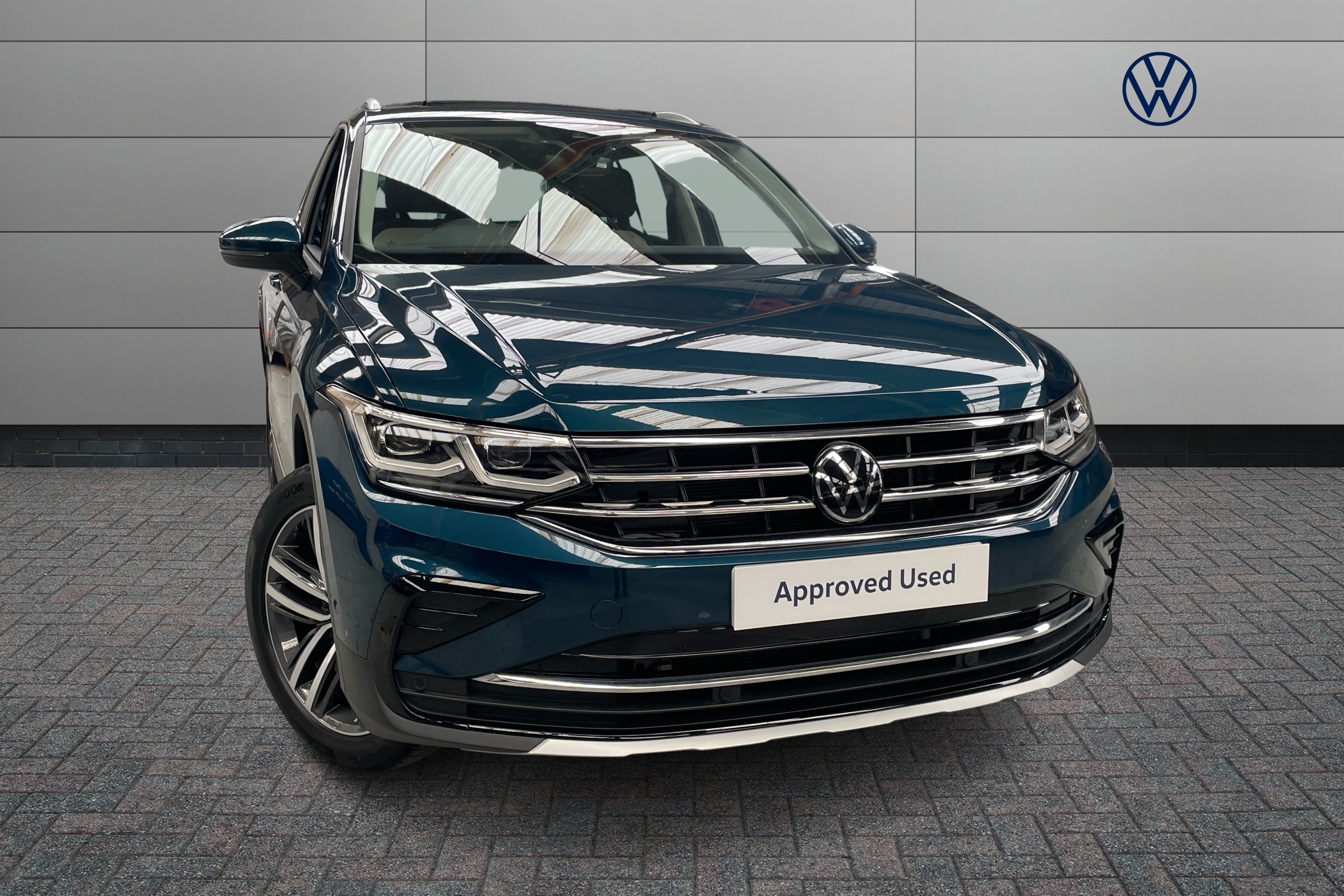 Main listing image - Volkswagen Tiguan