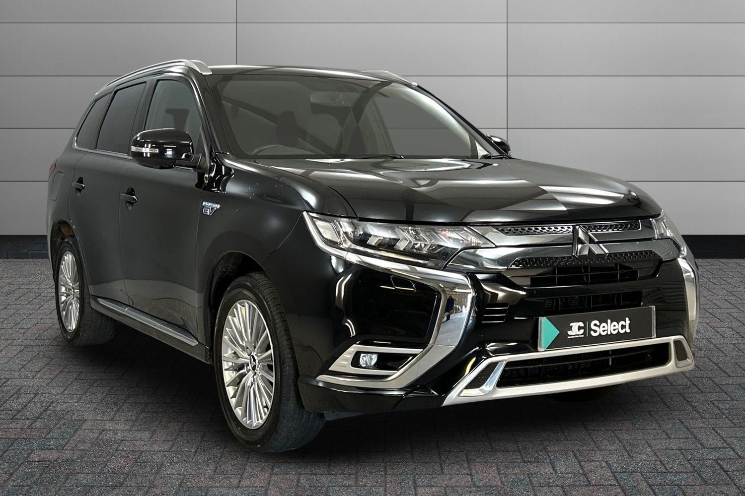 Main listing image - Mitsubishi Outlander