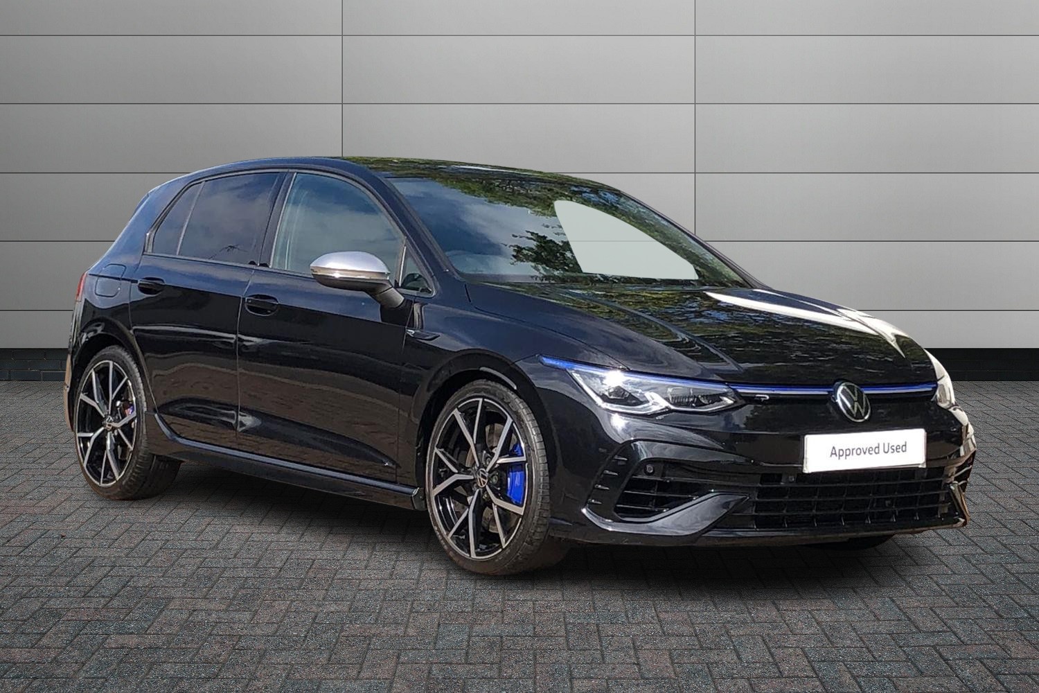 Main listing image - Volkswagen Golf R