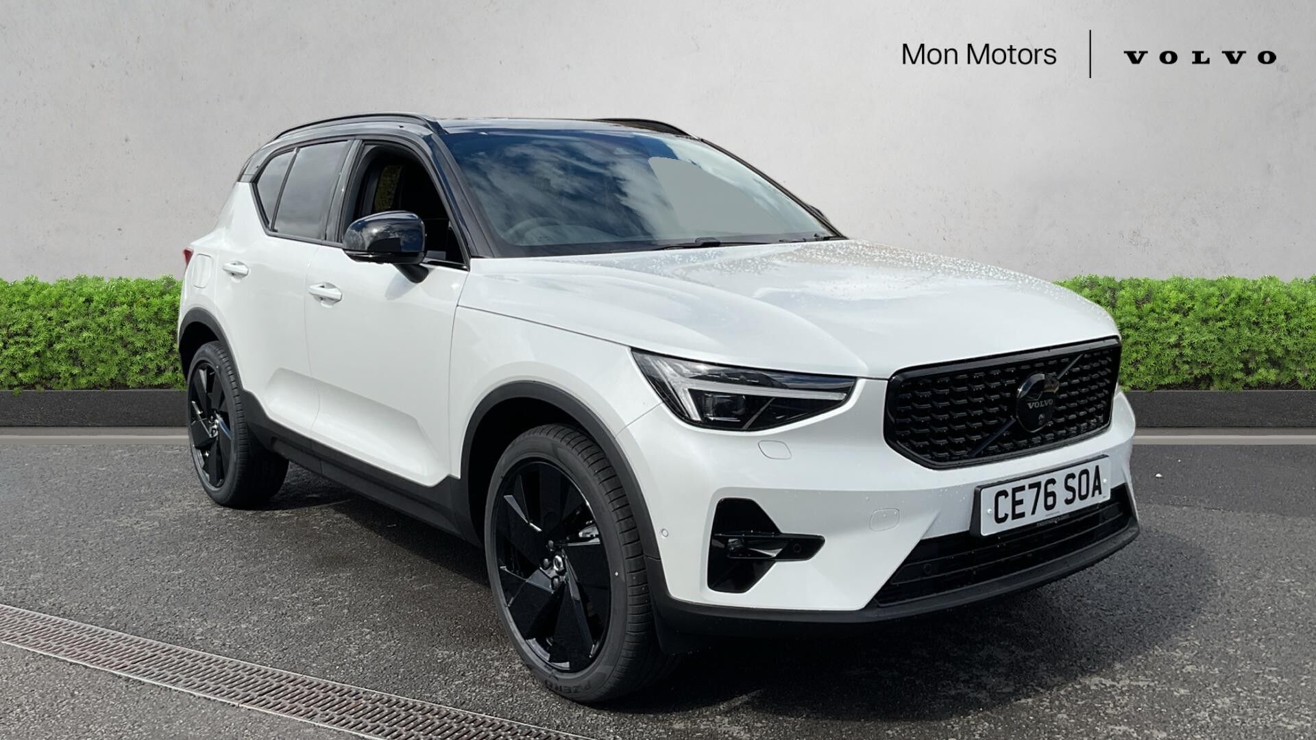 Main listing image - Volvo XC40