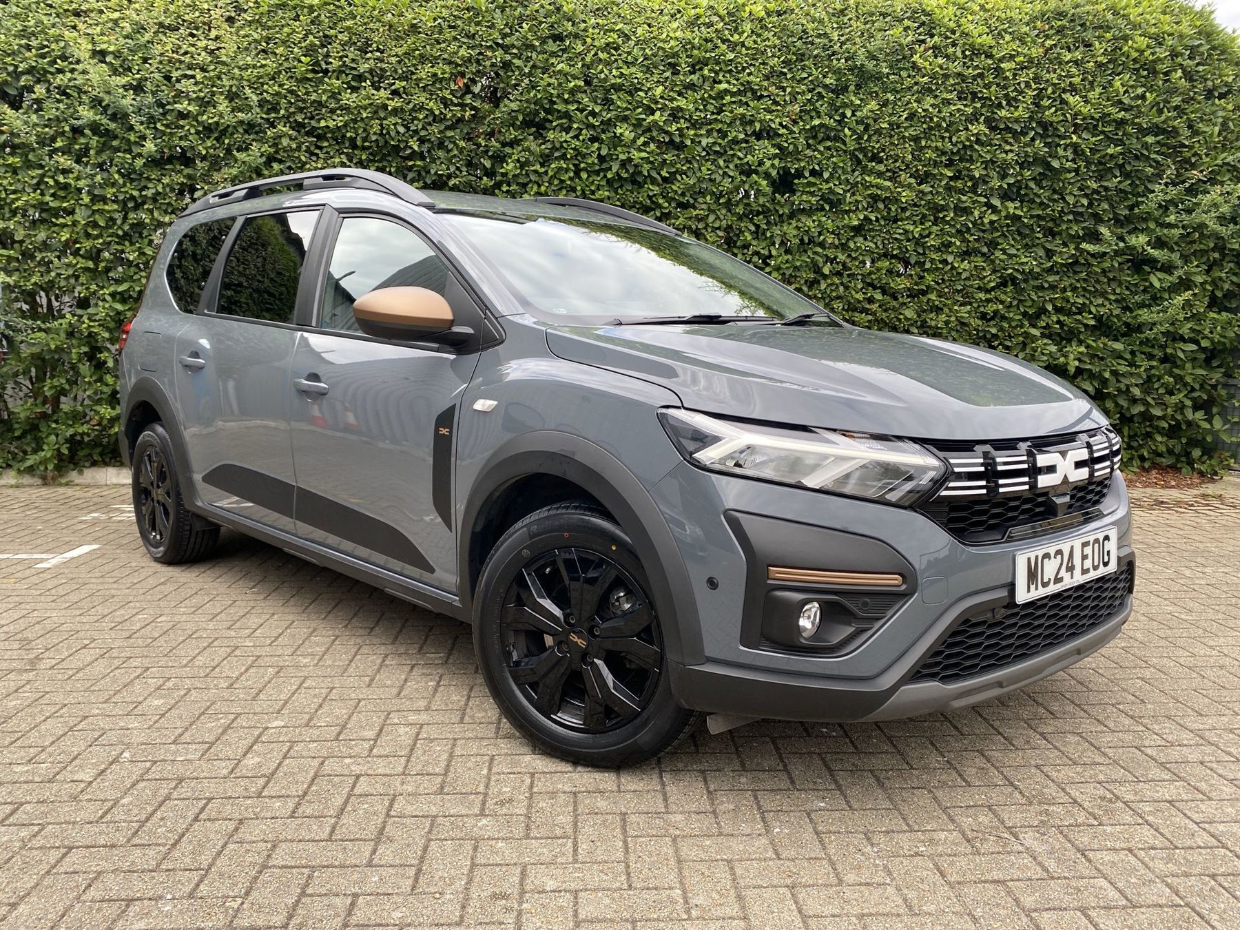 Main listing image - Dacia Jogger