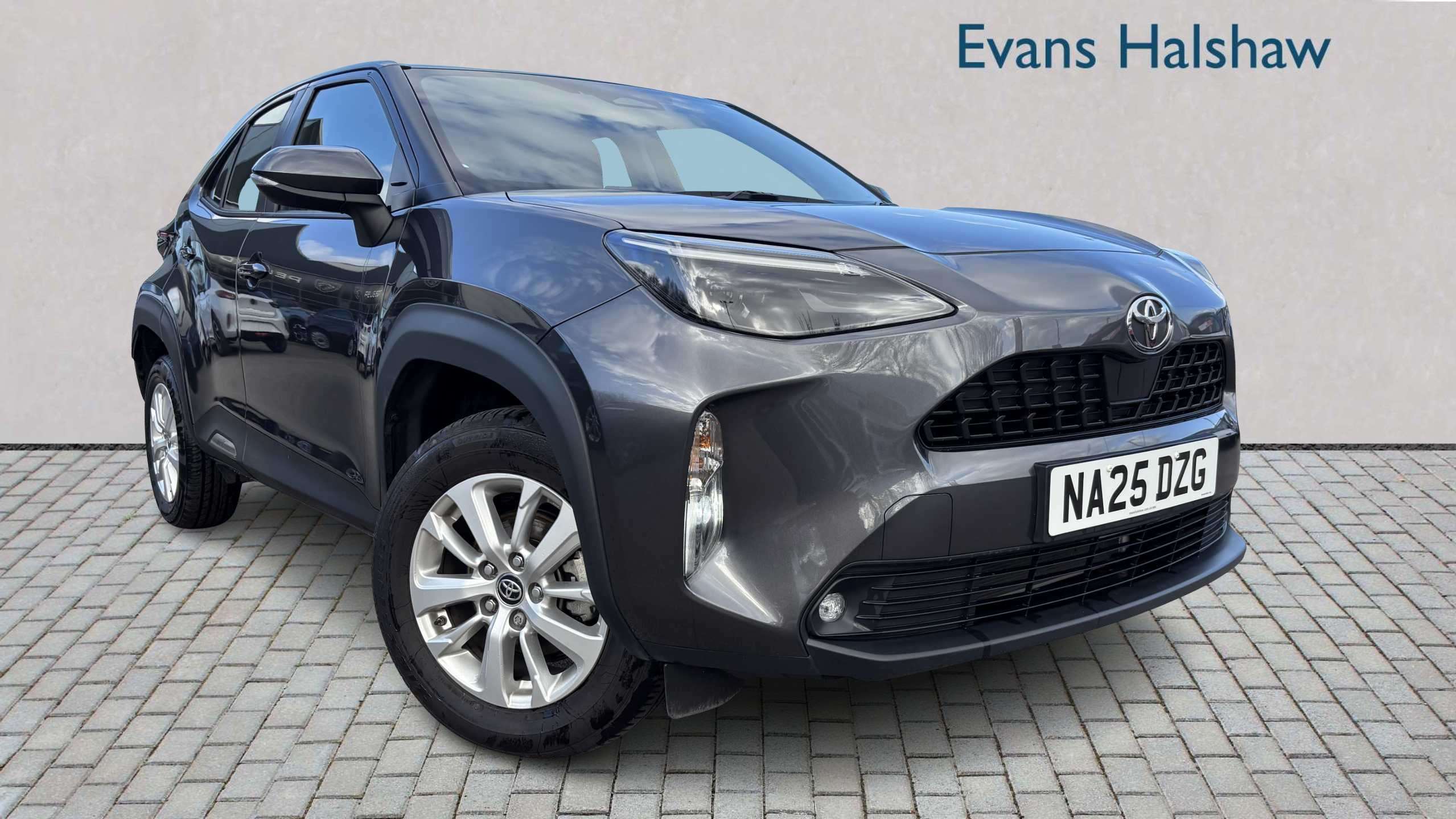 Main listing image - Toyota Yaris Cross