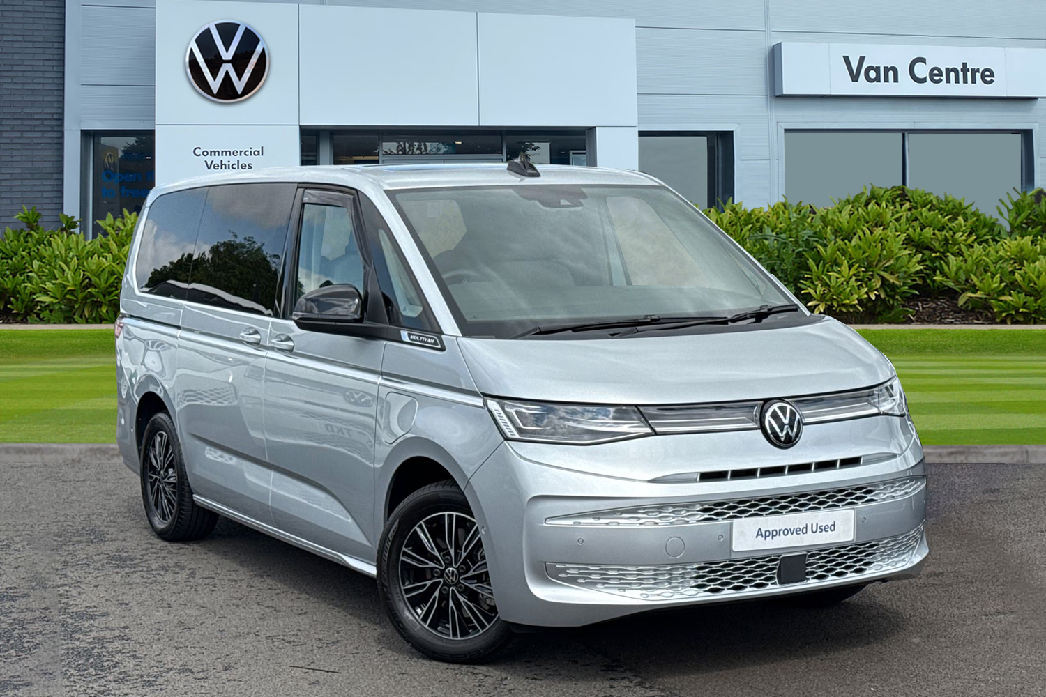 Main listing image - Volkswagen Multivan