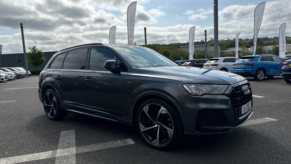 Main listing image - Audi Q7