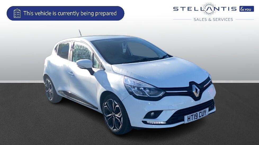 Main listing image - Renault Clio