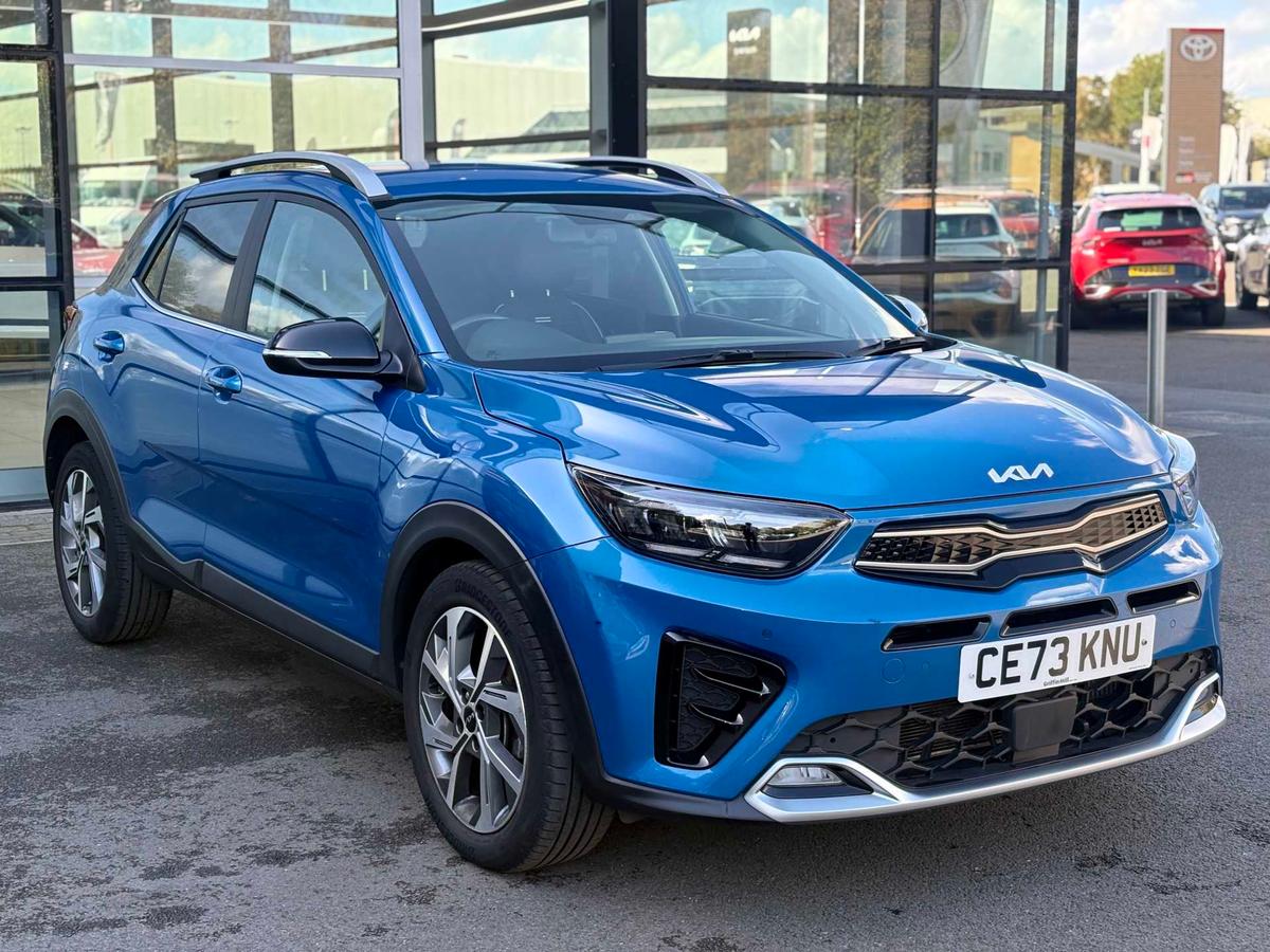 Main listing image - Kia Stonic
